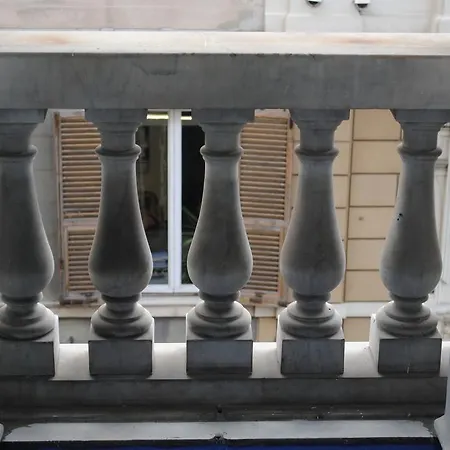 Отель Olympia 2*