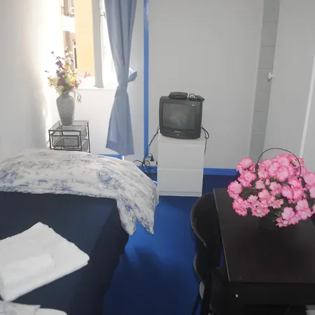 Olympia فندق 2*